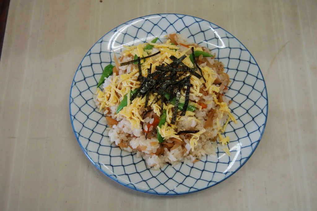 五目飯（ごもくめし）