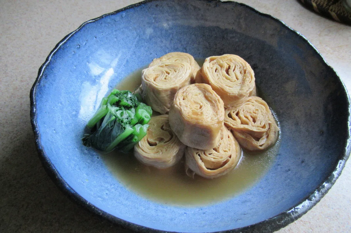 揚げまき湯波の煮物(あげまきゆばのにもの)