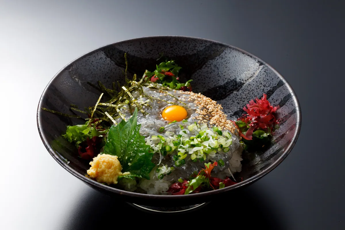 生しらす丼（なましらすどん）