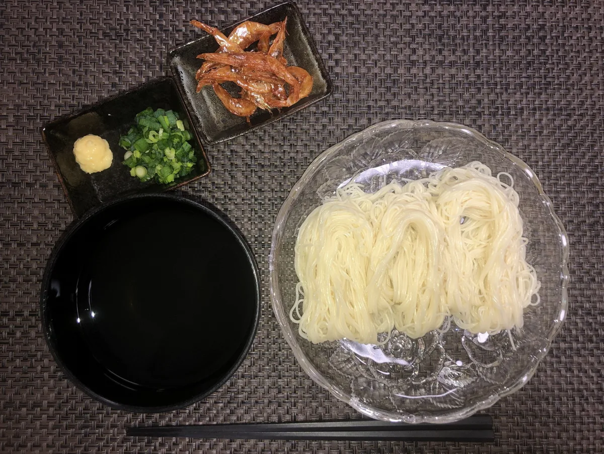 白えび素干だしのそうめん（しろえびすぼしだしのそうめん）