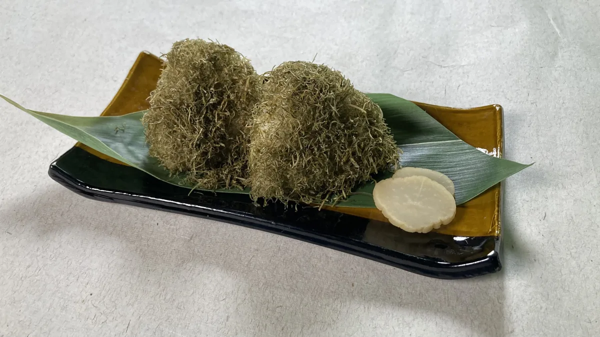 とろろ昆布のおにぎり（とろろこんぶのおにぎり）