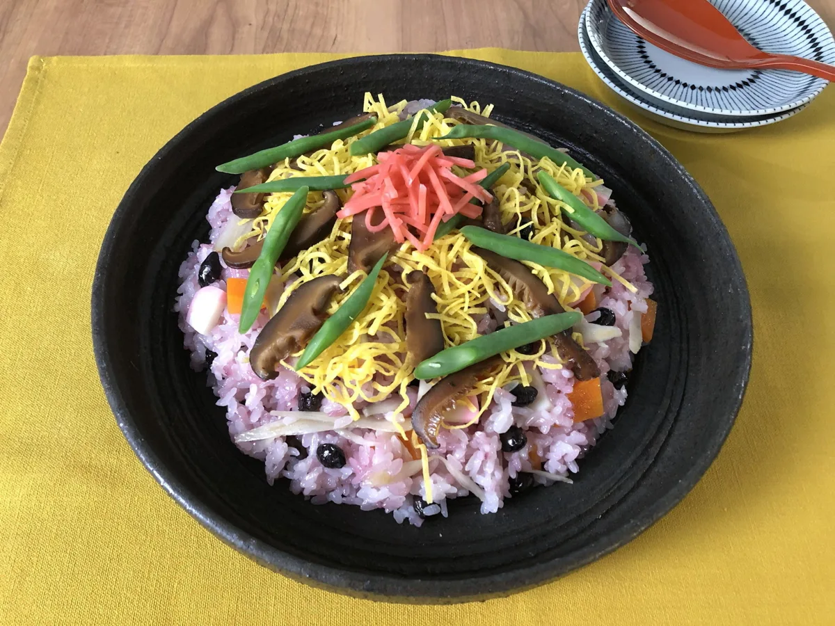 黒豆入りちらしずし（くろまめいりちらしずし）