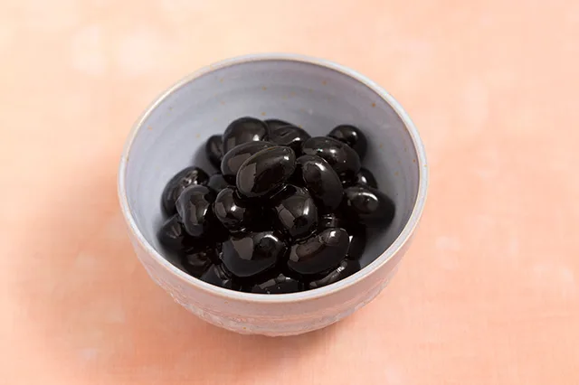 黒豆煮（くろまめに）