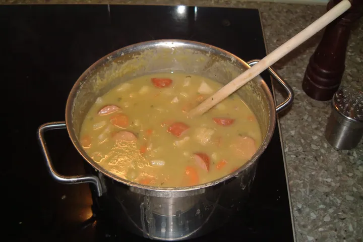 エルテンスープ（オランダのエンドウ豆スープ）