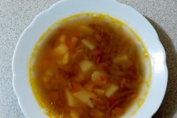 ヨタ(発酵野菜と豆のスープ)