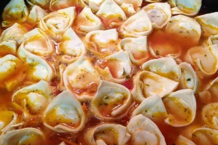 シシュ・バラク（ラム肉入り餃子のヨーグルト煮）
